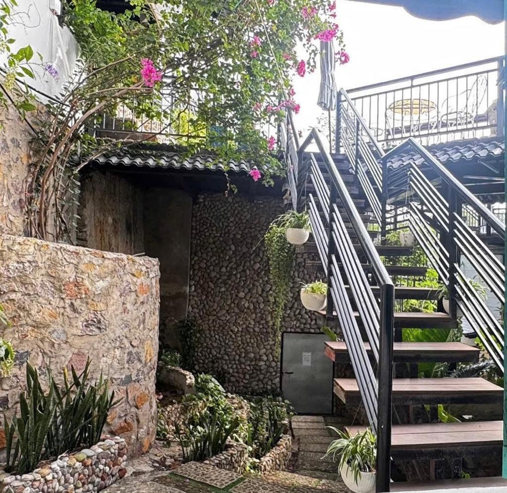 Bed and Breakfast The Nam Du Hill Экстерьер фото
